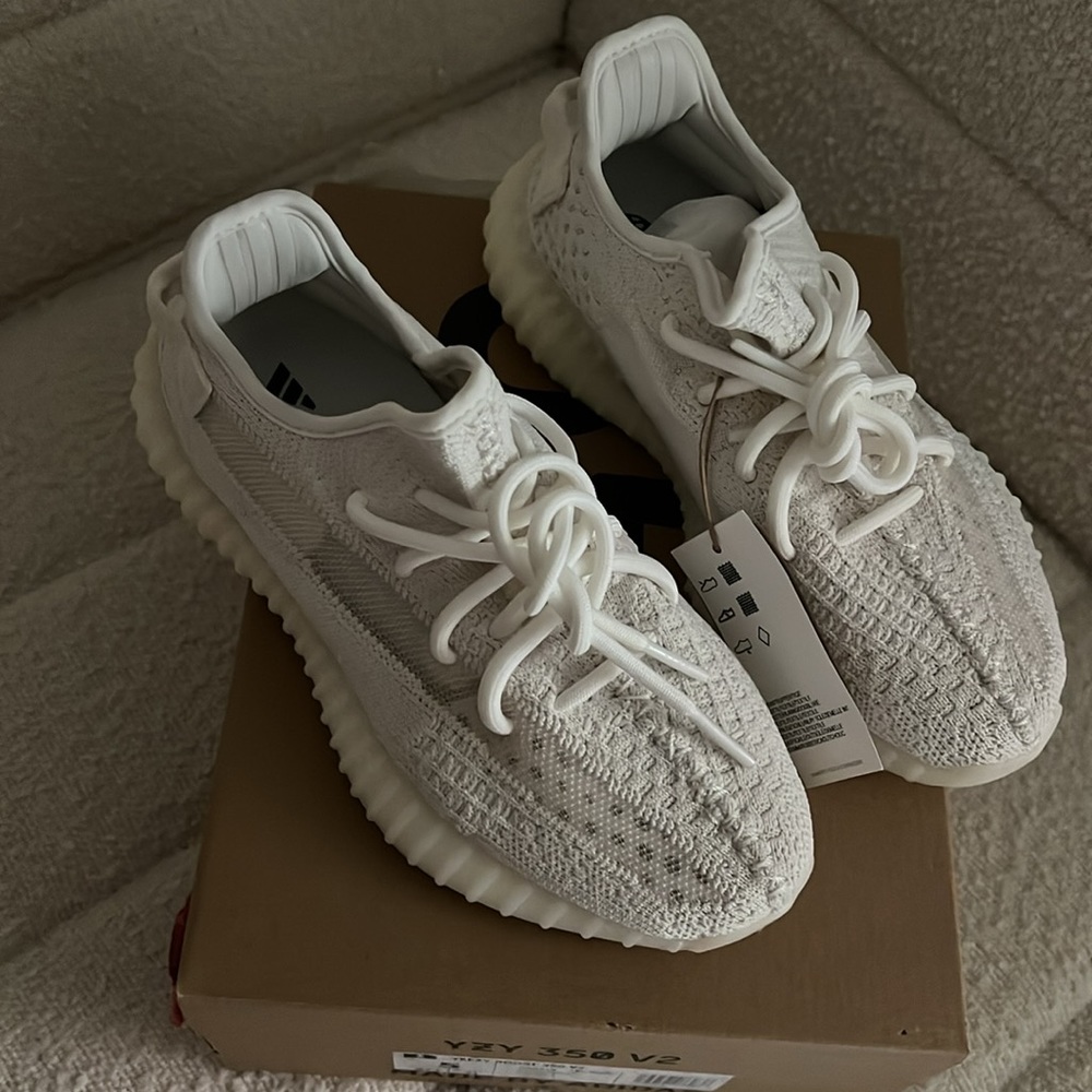 Yeezy Boost 350 V2